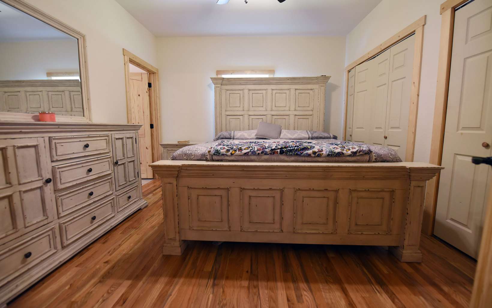 110 Goldfinch Lane Murphy, NC 28906 - Photo 12 of 36 a bathroom with a sink a mirror and wooden floor