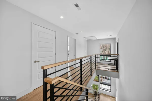 $7,800 | 911 South Oak Street, Arlington, VA 22204