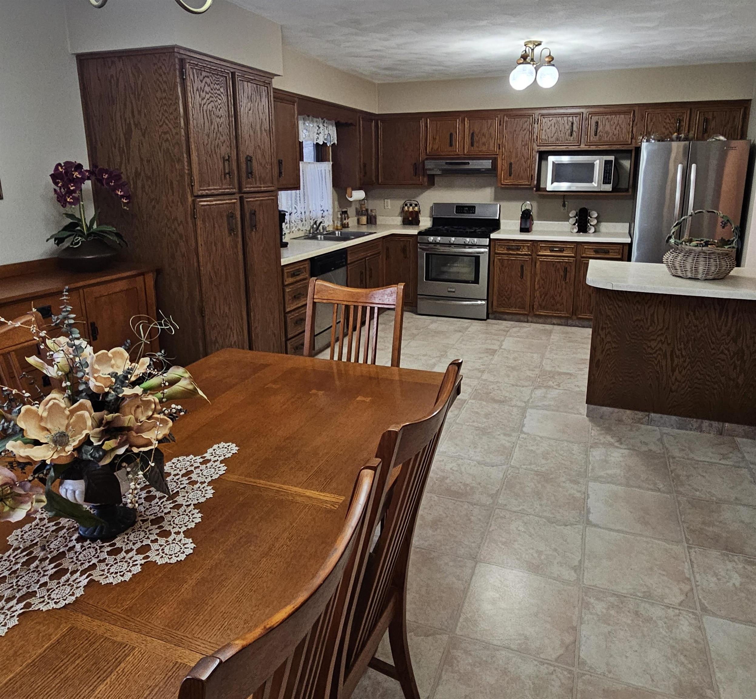 4189 Ruskin Road Rockford, IL 61101 - Photo 7 of 32