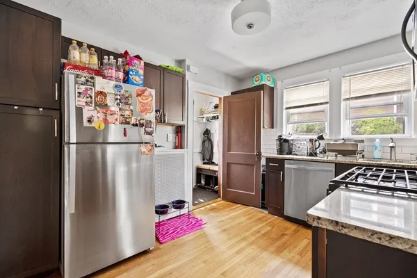 $3,000 | 28 Warwick Road, Unit 1, Watertown, MA 02472