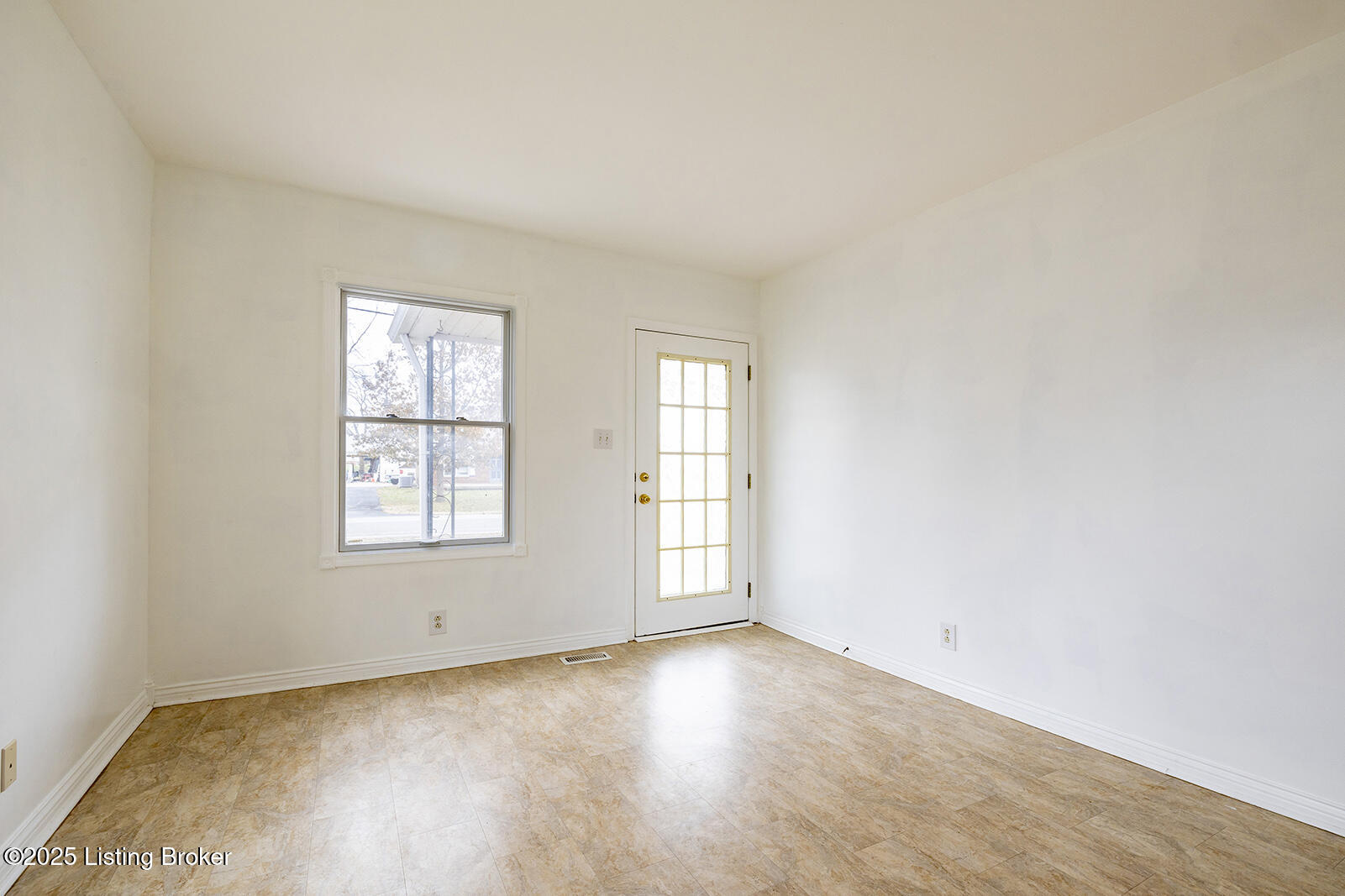 1317 Dahl Road Louisville, KY 40213 - Photo 11 of 37 16