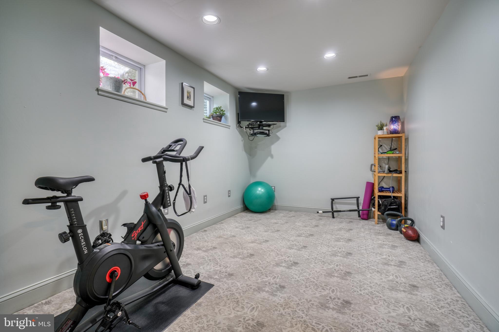 1100 Arran Road Baltimore, MD 21239 - Photo 73 of 97 office/workout space