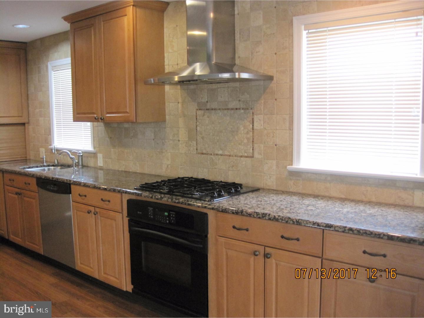 851 Cricket Road Secane, PA 19018 - Photo 4 of 16 Kitchen