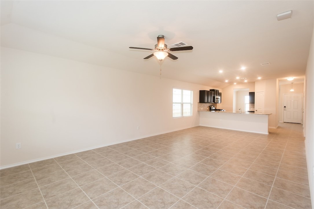 5717 Southerner Way Austin, TX 78747 - Photo 6 of 17