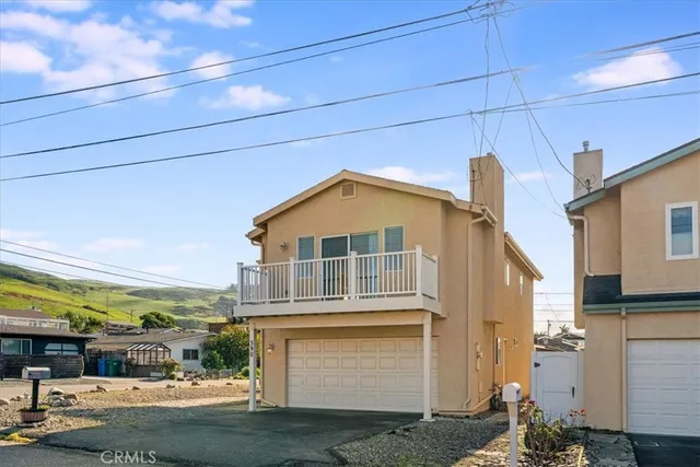 a view of a house with a outdoor space