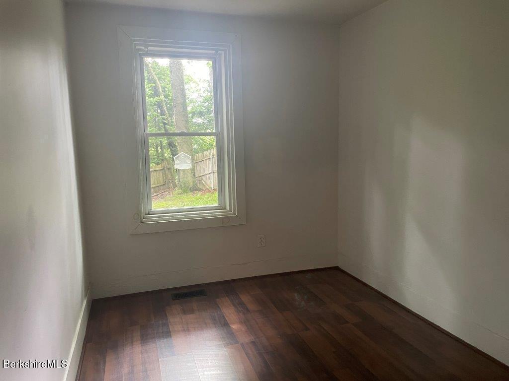 21 Woodleigh Road Pittsfield, MA 01201 - Photo 6 of 27 20260623_192203477_iOS