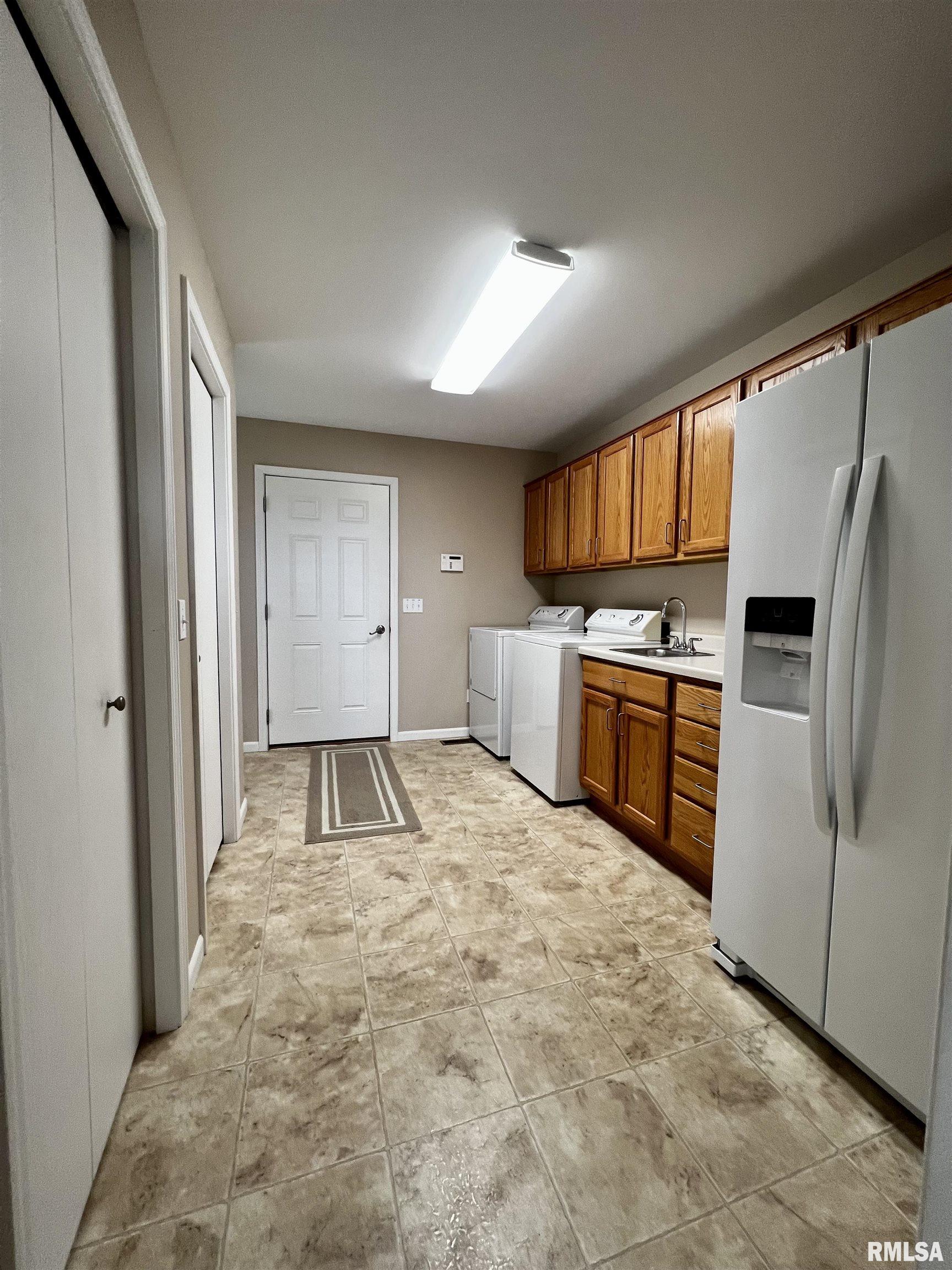 907 Oakview Drive Macomb, IL 61455 - Photo 20 of 40