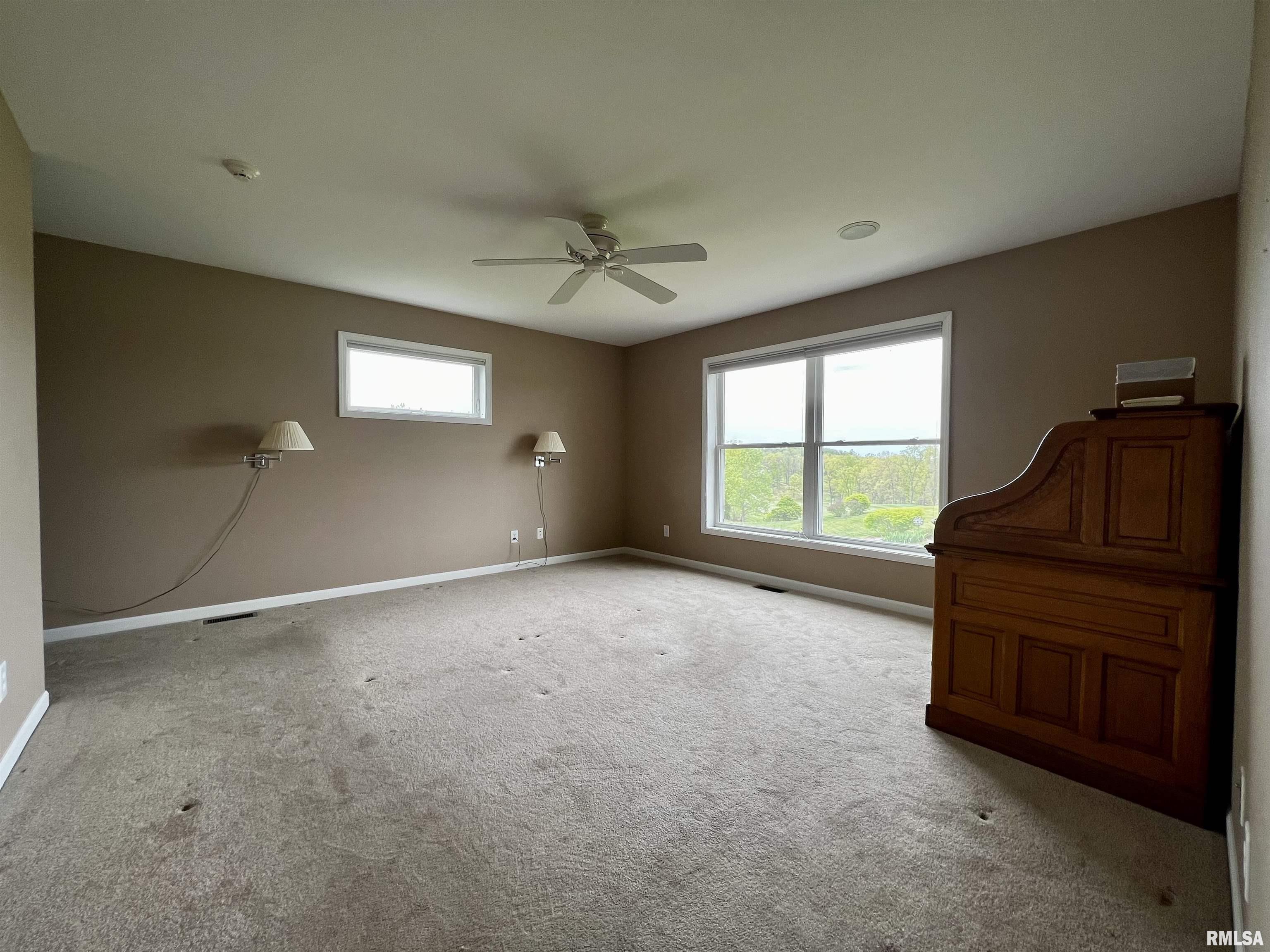 907 Oakview Drive Macomb, IL 61455 - Photo 21 of 40