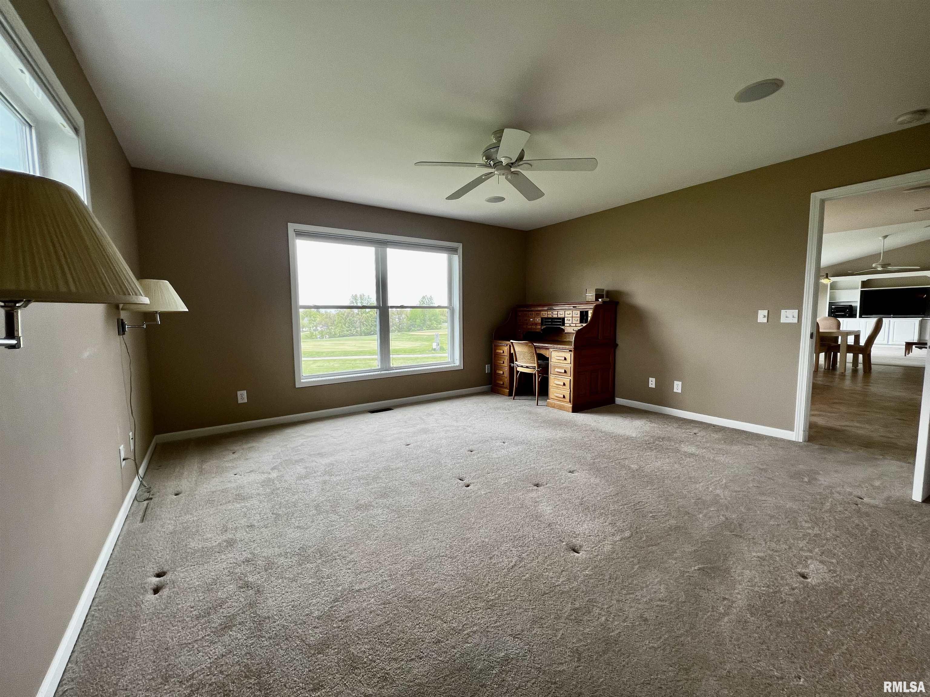 907 Oakview Drive Macomb, IL 61455 - Photo 22 of 40