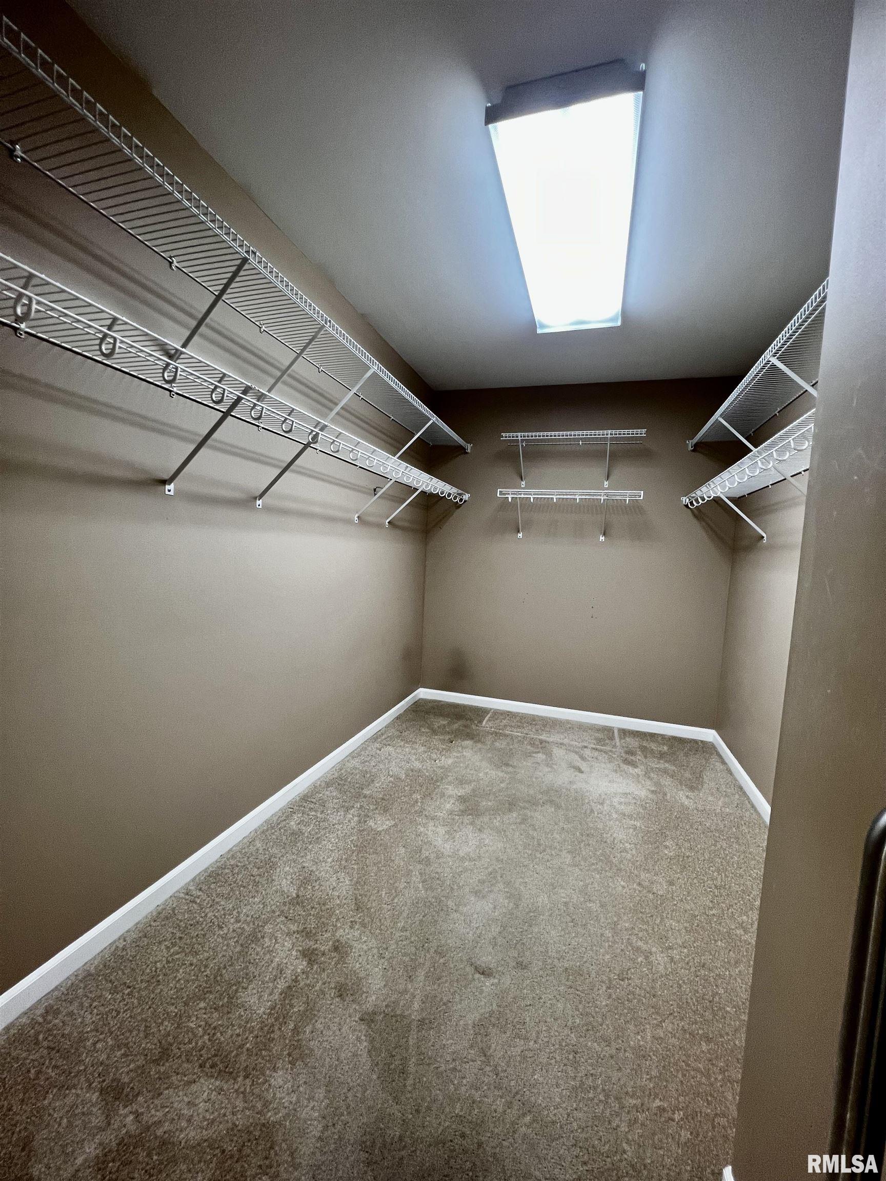 907 Oakview Drive Macomb, IL 61455 - Photo 23 of 40