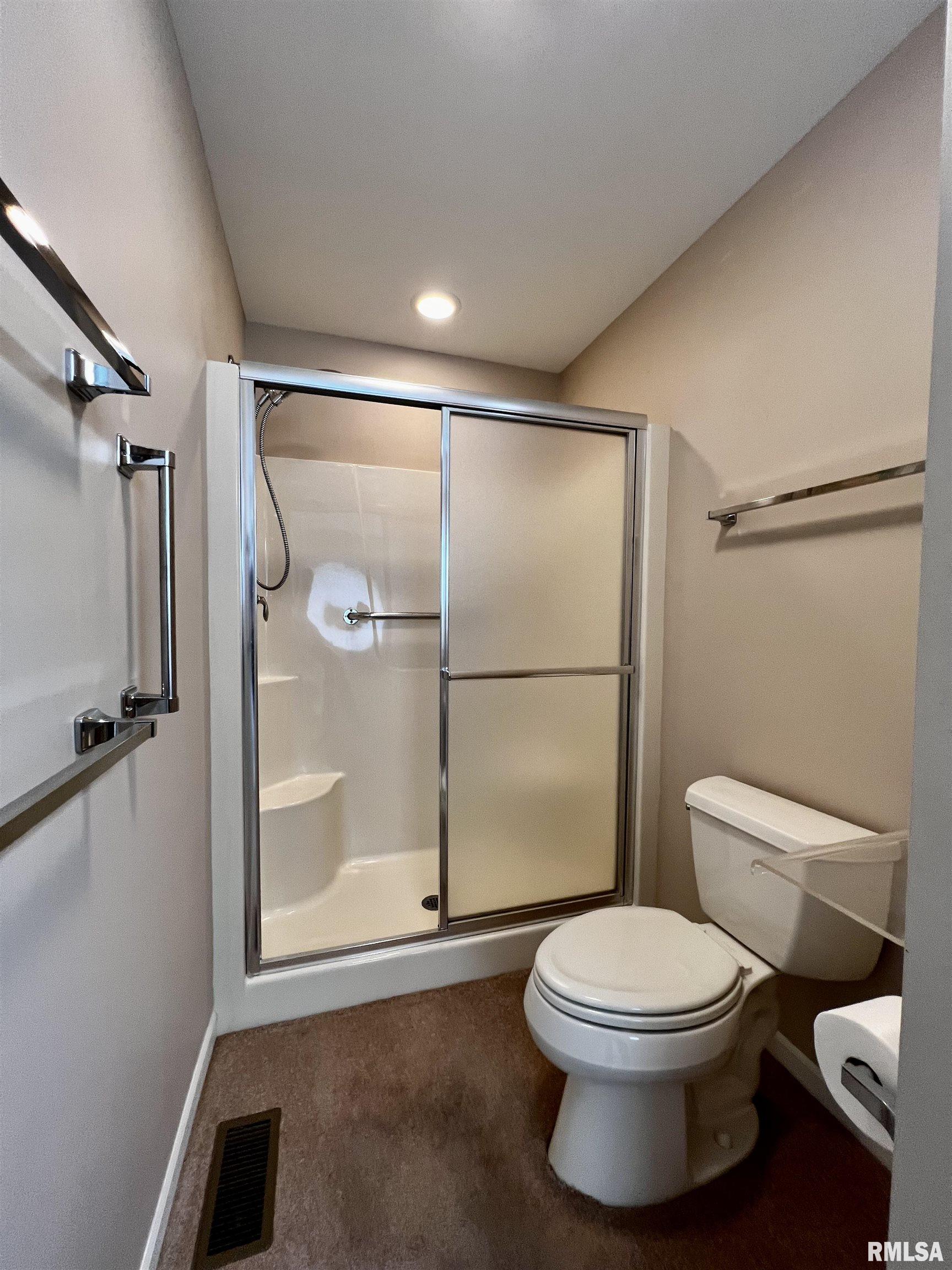 907 Oakview Drive Macomb, IL 61455 - Photo 25 of 40