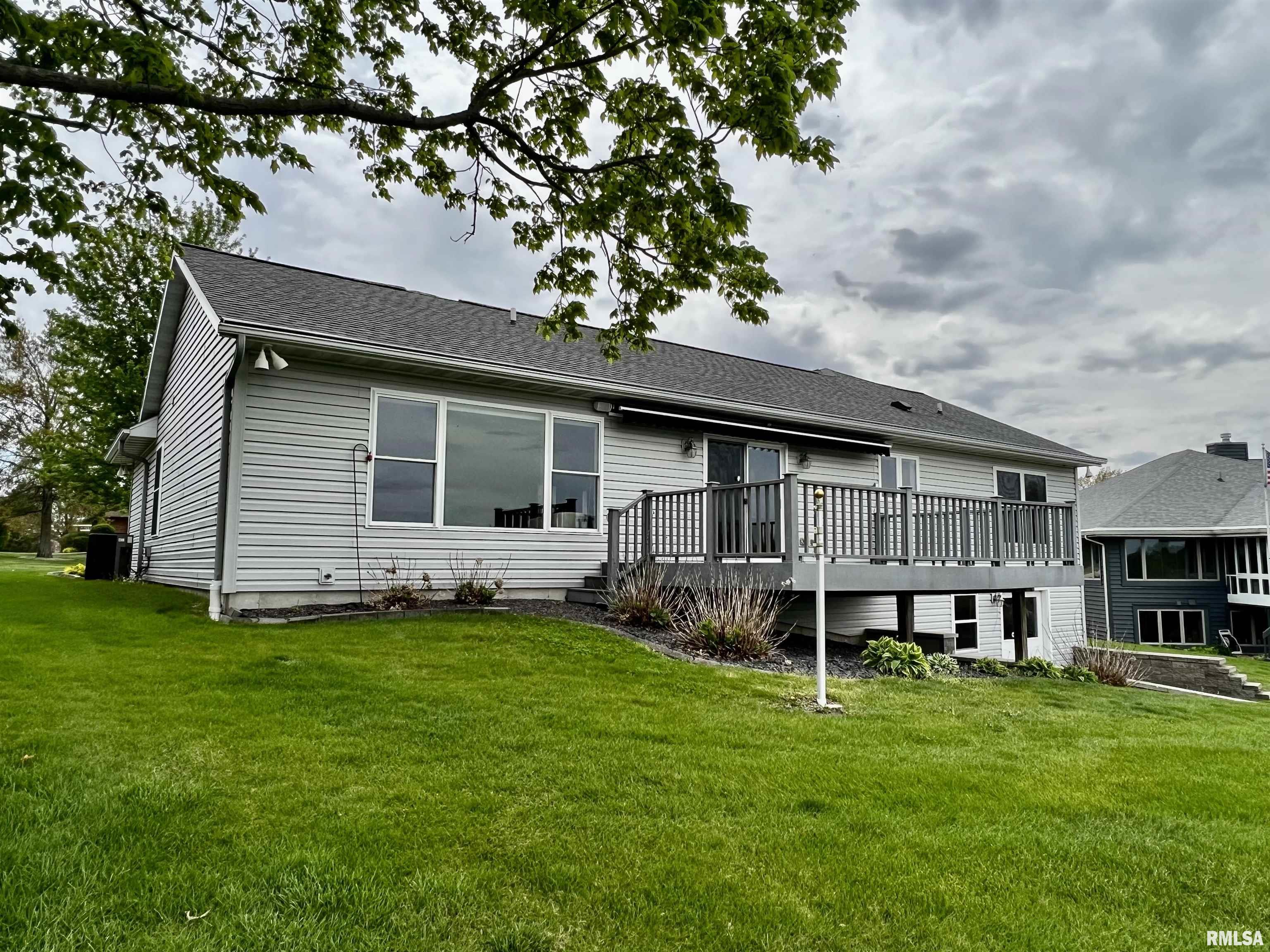 907 Oakview Drive Macomb, IL 61455 - Photo 37 of 40