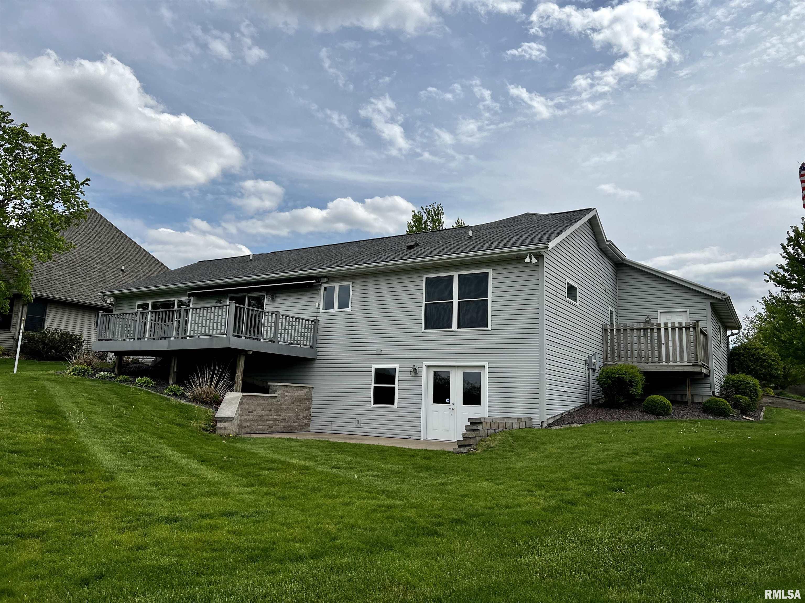 907 Oakview Drive Macomb, IL 61455 - Photo 38 of 40