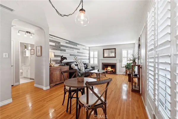 a view of a livingroom and dining room