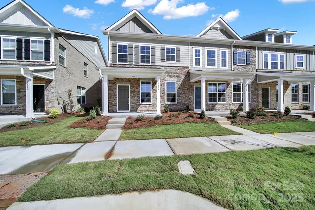 $389,800 | 5424 Kinsbridge Drive, Mint Hill, NC 28227