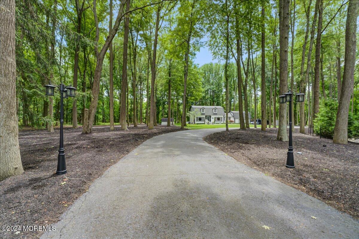 32 Devonshire Drive Morganville, NJ 07751 - Photo 5 of 53 06-Driveway