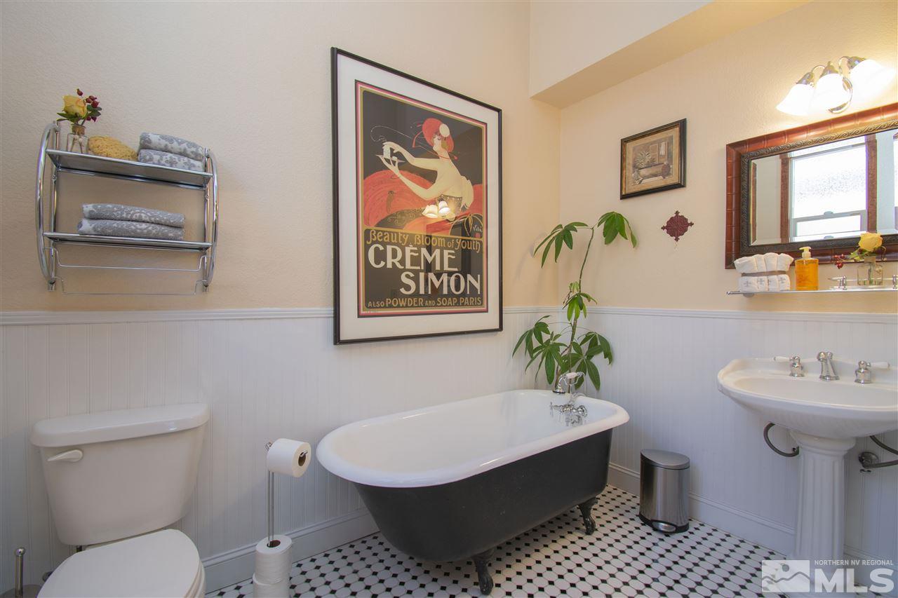 524 Holcomb Avenue Reno, NV 89502 - Photo 7 of 19 Photo 7