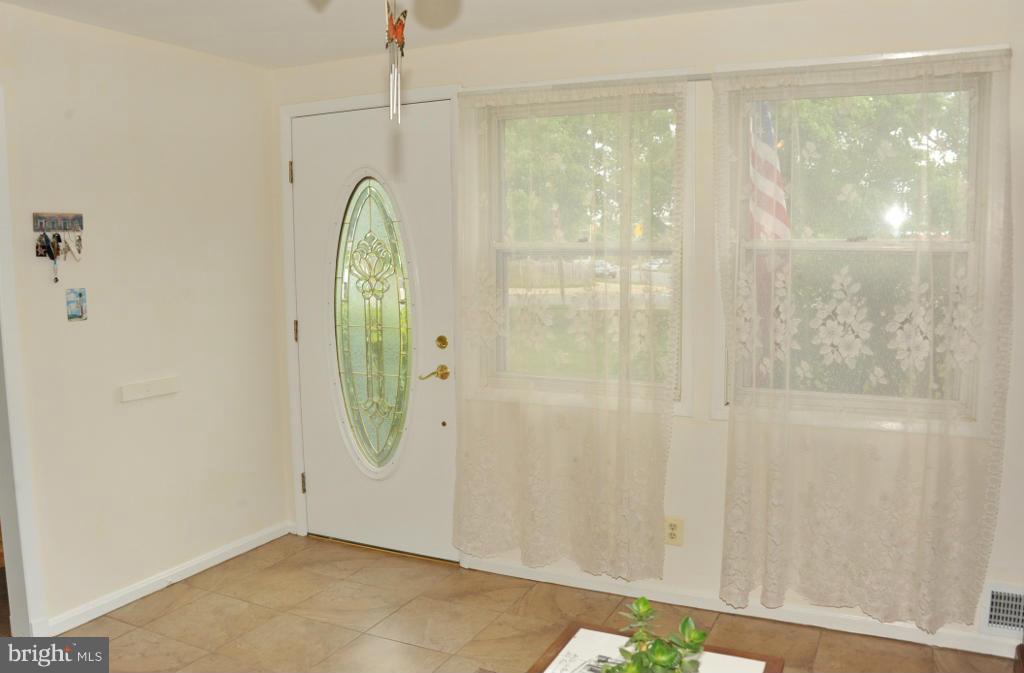 6343 Beryl Road Alexandria, VA 22312 - Photo 2 of 25 Foyer