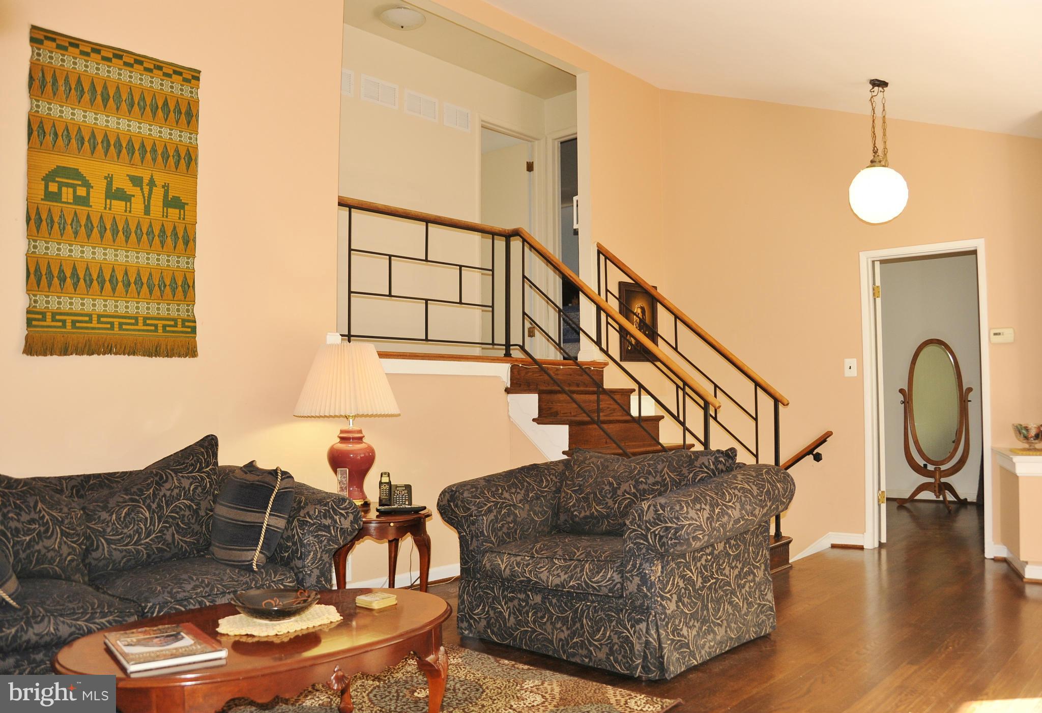 6343 Beryl Road Alexandria, VA 22312 - Photo 13 of 25 Living Room