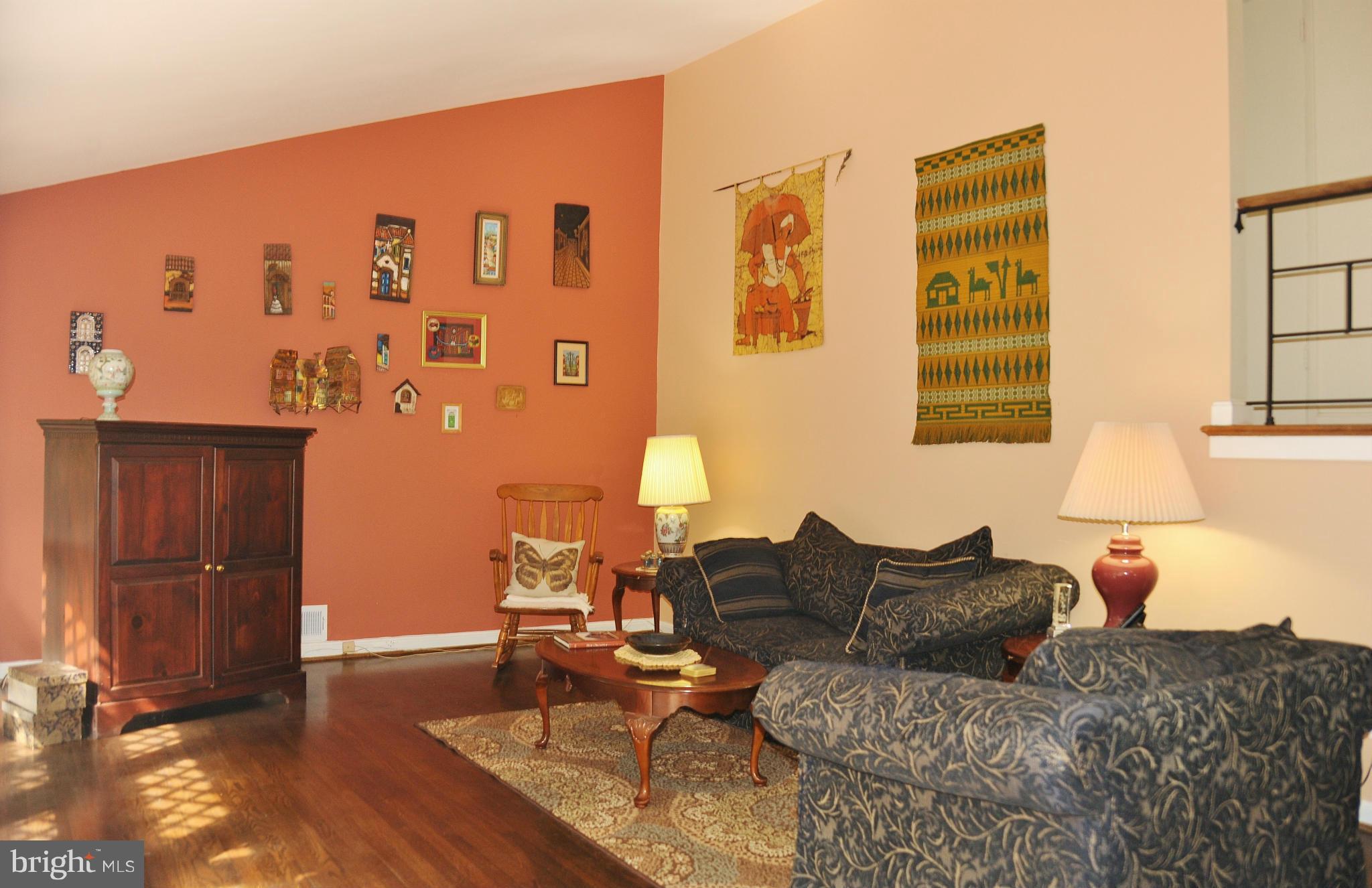 6343 Beryl Road Alexandria, VA 22312 - Photo 10 of 25 Living Room
