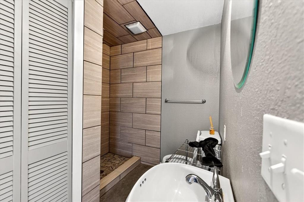 2128 Summit Street Kansas City, MO 64108 - Photo 16 of 50