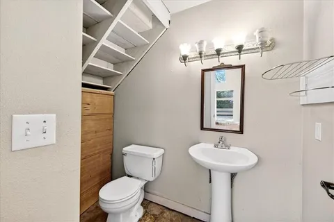 $289,000 | 2128 Summit Street, Kansas City, MO 64108