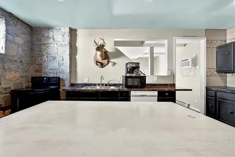 $289,000 | 2128 Summit Street, Kansas City, MO 64108