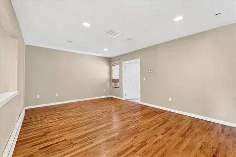 $289,000 | 2128 Summit Street, Kansas City, MO 64108