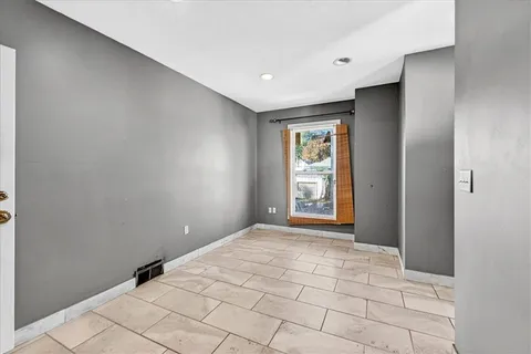 $289,000 | 2128 Summit Street, Kansas City, MO 64108