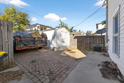 $289,000 | 2128 Summit Street, Kansas City, MO 64108