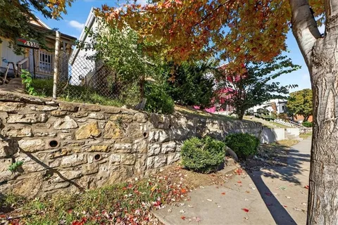 $289,000 | 2128 Summit Street, Kansas City, MO 64108