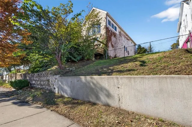 $349,000 | 2128 Summit Street, Kansas City, MO 64108