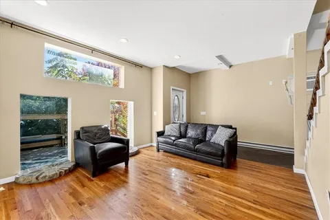 $289,000 | 2128 Summit Street, Kansas City, MO 64108