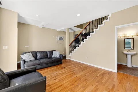 $289,000 | 2128 Summit Street, Kansas City, MO 64108