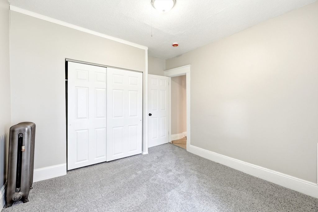 341-343 White Street Springfield, MA 01108 - Photo 18 of 27