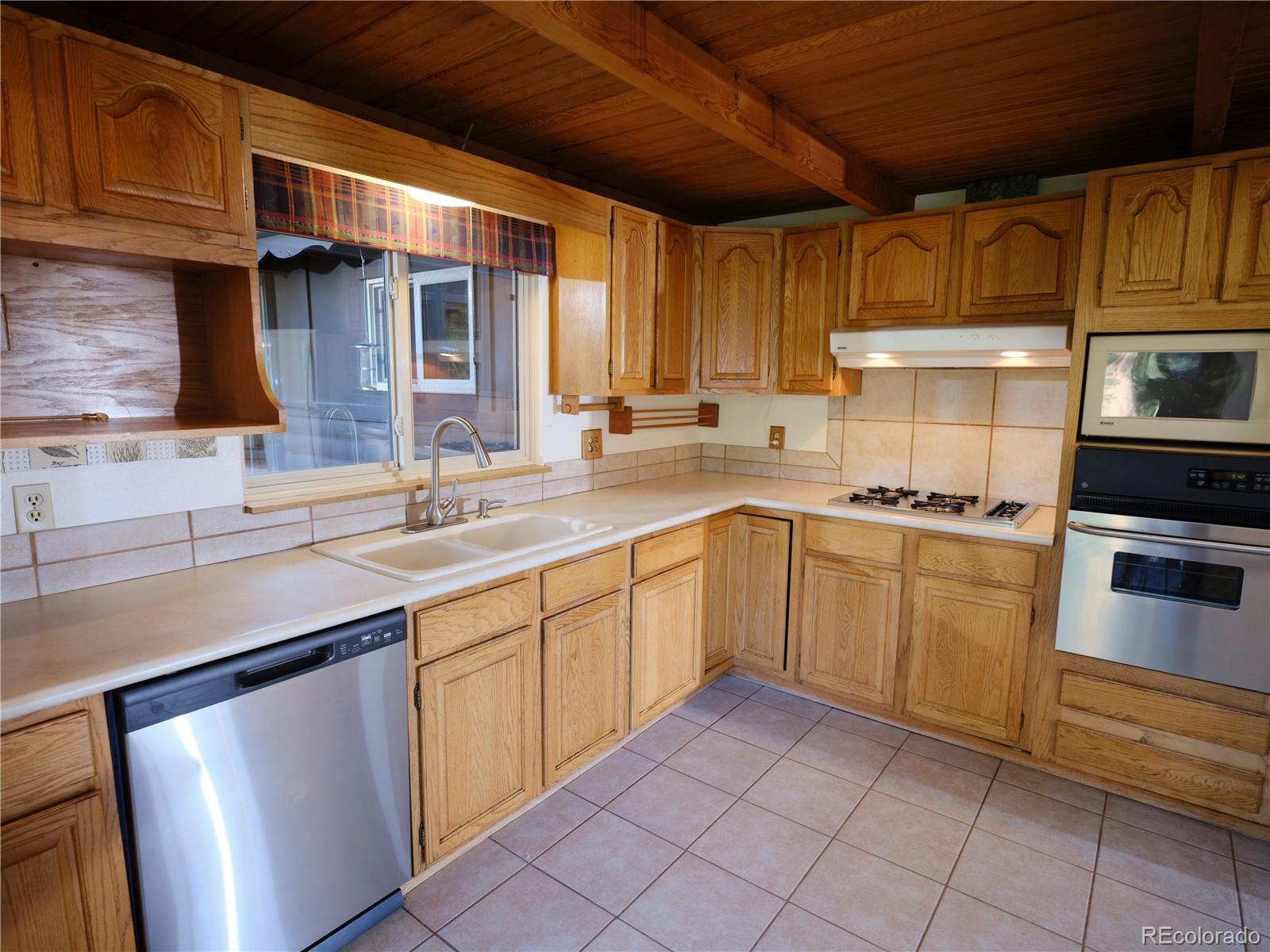 6211 Kinney Creek Road Evergreen, CO 80439 - Photo 14 of 36 Gallery Image 14