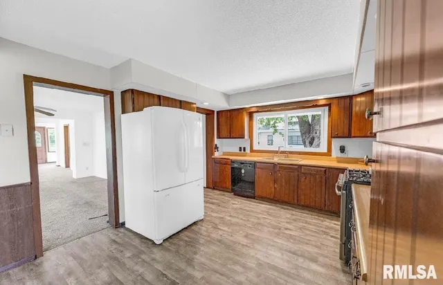 $132,500 | 2823 North 3rd Street, Clinton, IA 52732