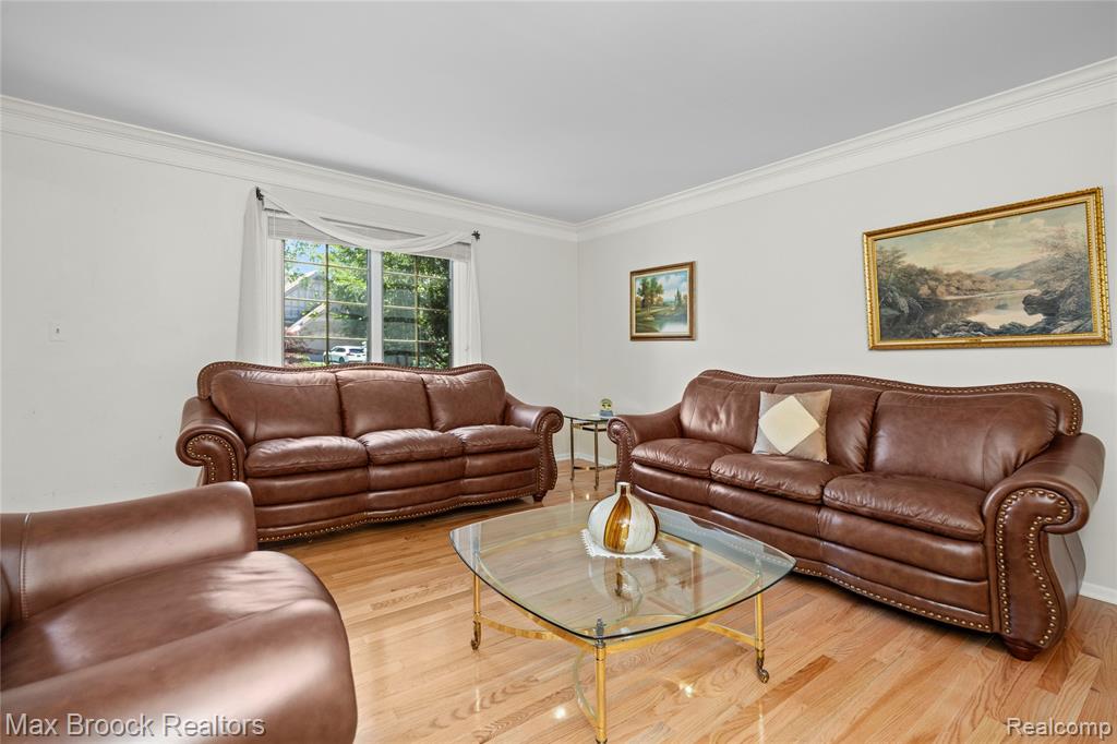 31223 Country Ridge Circle Farmington Hills, MI 48331 - Photo 11 of 62