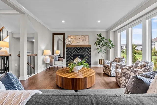 $874,900 | 2114 Northwest Killarney Lane, Lee's Summit, MO 64081