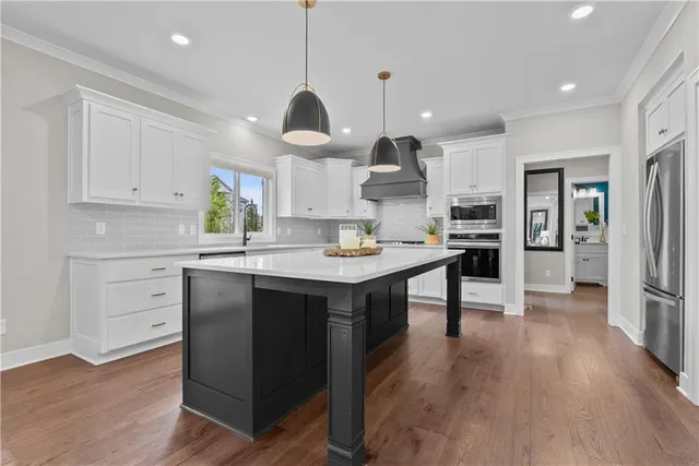 $874,900 | 2114 Northwest Killarney Lane, Lee's Summit, MO 64081