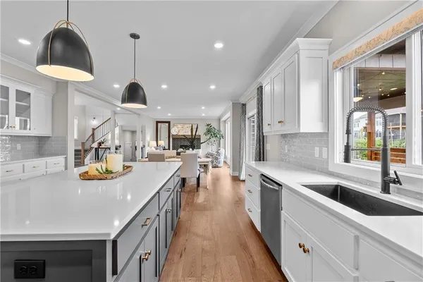 $829,000 | 2114 Northwest Killarney Lane, Lee's Summit, MO 64081