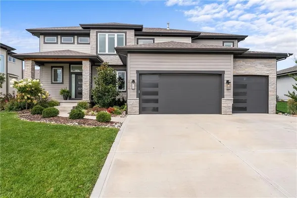 $829,000 | 2114 Northwest Killarney Lane, Lee's Summit, MO 64081