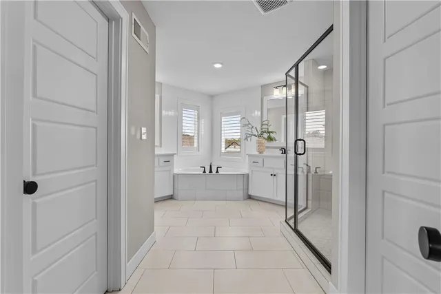 $874,900 | 2114 Northwest Killarney Lane, Lee's Summit, MO 64081