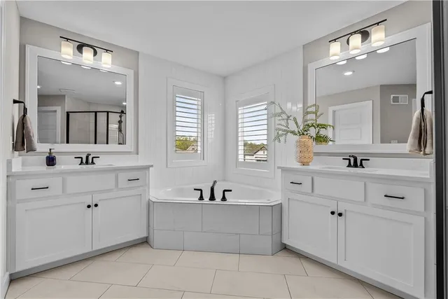 $874,900 | 2114 Northwest Killarney Lane, Lee's Summit, MO 64081