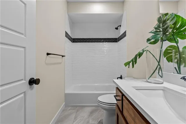 $874,900 | 2114 Northwest Killarney Lane, Lee's Summit, MO 64081