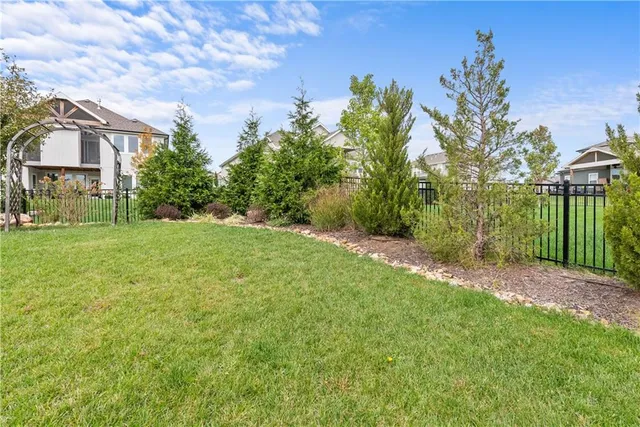 $874,900 | 2114 Northwest Killarney Lane, Lee's Summit, MO 64081