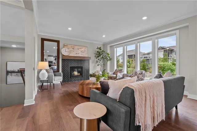 $874,900 | 2114 Northwest Killarney Lane, Lee's Summit, MO 64081