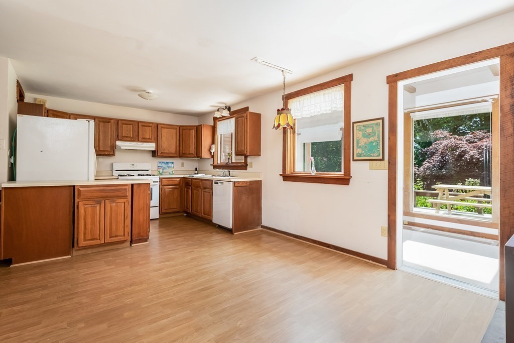 164 Samoset Road, Unit B Eastham, MA 02642 - Photo 8 of 30