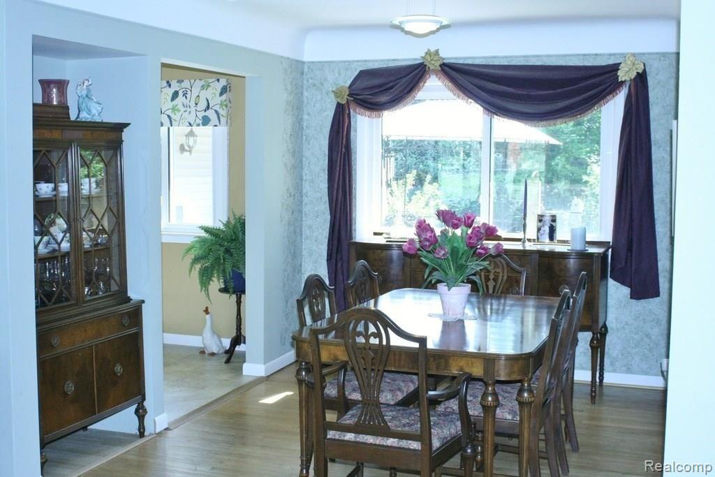 26432 Springland Street Farmington, MI 48334 - Photo 7 of 34