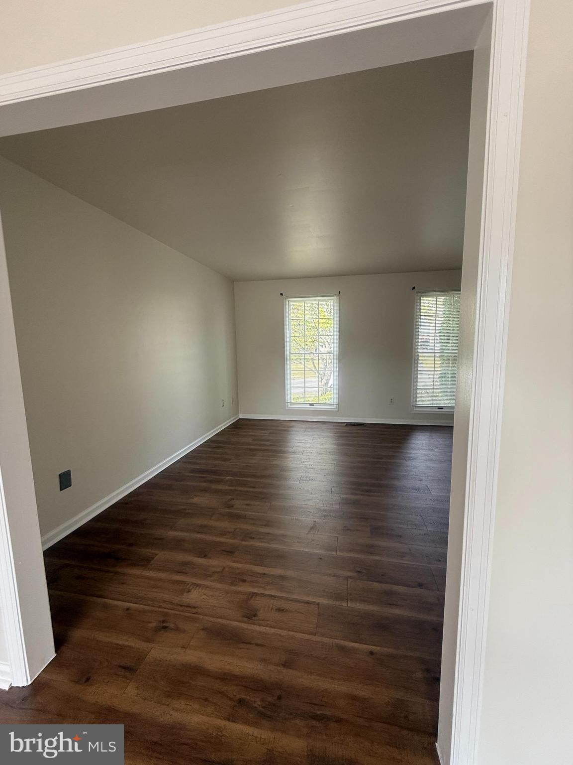 12549 Rock Ridge Road Herndon, VA 20170 - Photo 4 of 28 Living room